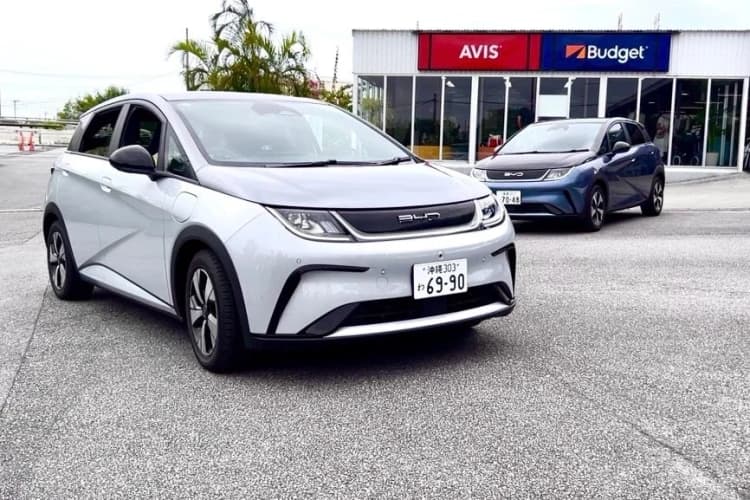 中国BYD、沖縄レンタカーに本格参入 EV130台導入で緊急電源にも活用
