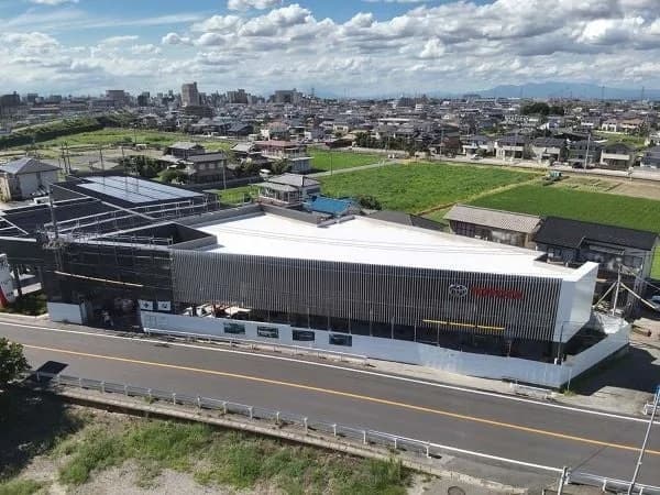 日本一暑い熊谷市で ネッツトヨタ新店舗屋上に放射冷却素材を施工