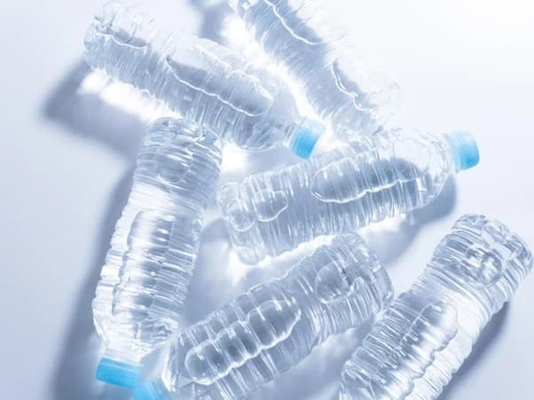 サントリー、使用済食用油をペットボトルへ導入 グローバルな供給網で実現