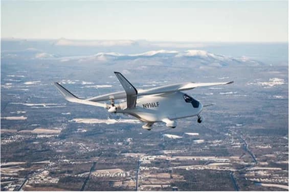 電動航空機による貨物輸送を実証へ 双日・BETAら北九州空港を拠点に