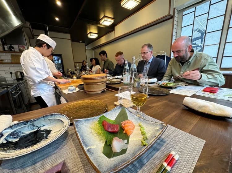 三菱ガス化ら、工場でワサビ栽培 海外向けに大規模生産目指す
