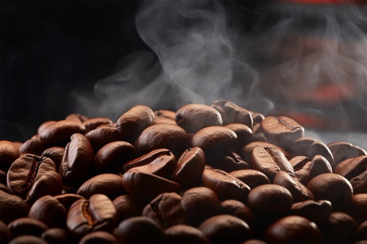 コーヒー粕で豆を焙煎、廃棄とCO2排出を解決する資源循環型焙煎所