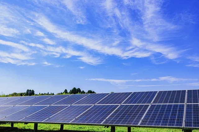 双日、50kW未満の小型太陽光発電所開発に注力 国内3000カ所設置へ