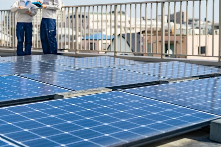 住宅用太陽光発電の点検でトラブルが急増、国民生活センターが注意喚起