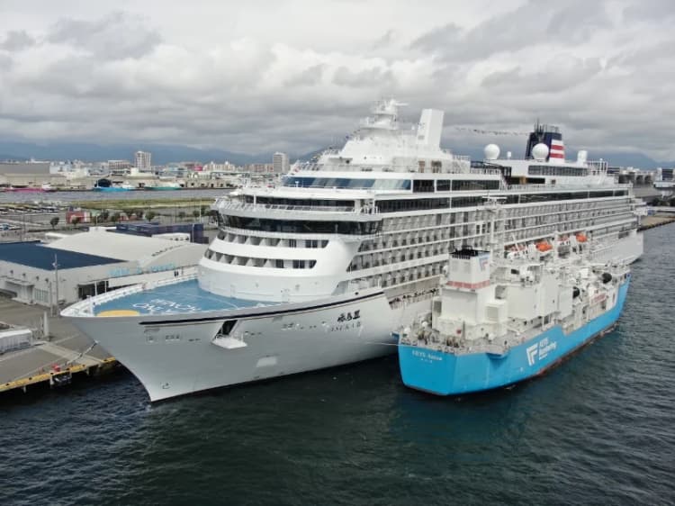国内初、LNG燃料をクルーズ客船に「Ship to Ship」で供給
