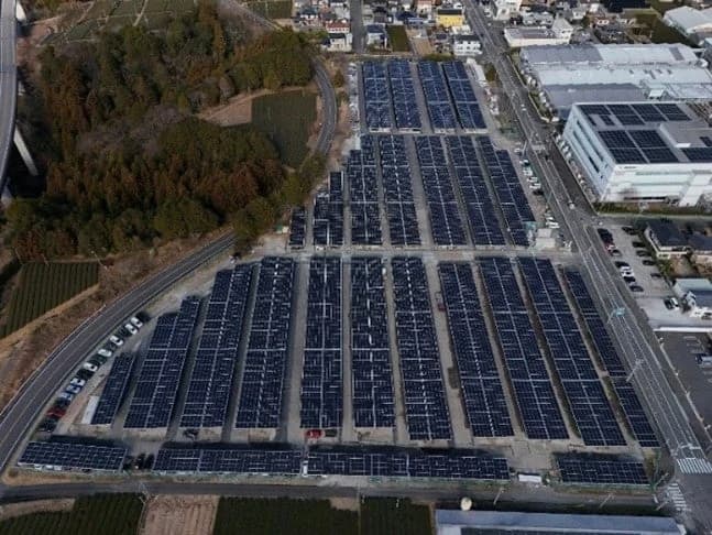 矢崎総業、国内最大級3.8MWのソーラーカーポートを導入