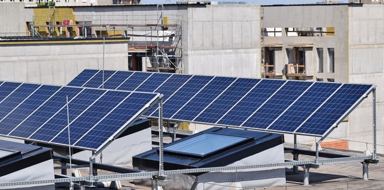太陽光発電所の売却と税務のポイント ―個人・法人別に解説(前編)