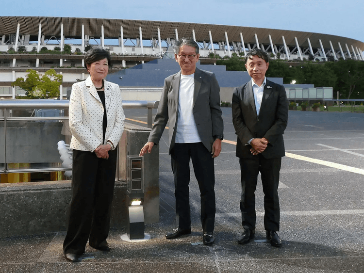 リコーグループ、東京体育館にペロブスカイト搭載庭園灯設置 発電量等を検証