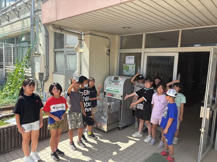 横浜市の水平リサイクル実証、寺岡精工のペットボトル減容回収機を導入