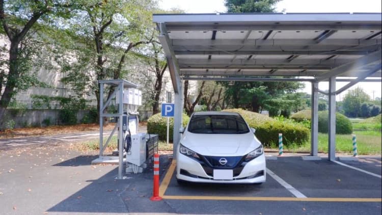 コスモ石油、再エネ×EV実証を開始 太陽光や蓄電池など活用