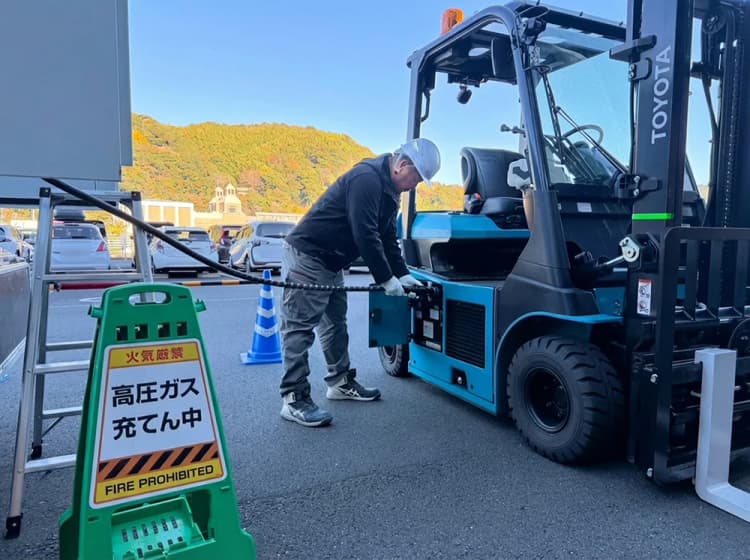 鈴与、産業用燃料電池フォークリフトの導入実証 トヨタ系らと連携