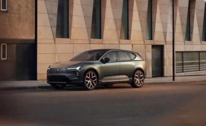 ボルボ・カーズ、新型EV「EX60」「EX60クロスカントリー」発表