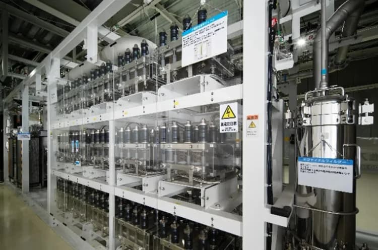 TOTO、量産窯で水素2割混焼を開始 CO2年間140t削減