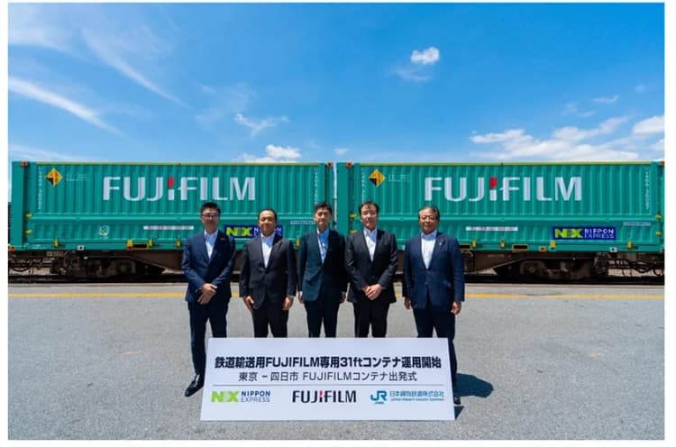 リユース部品で再生した複合機、鉄道のラウンド輸送でさらに環境負荷低減