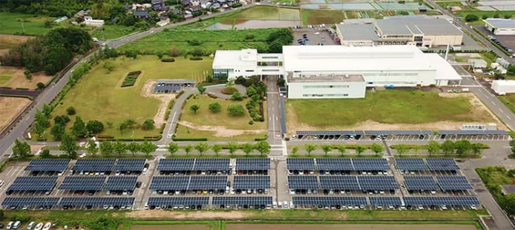 1.2MWソーラーカーポートを導入 リコーPFU鳥取工場、電力2割を供給
