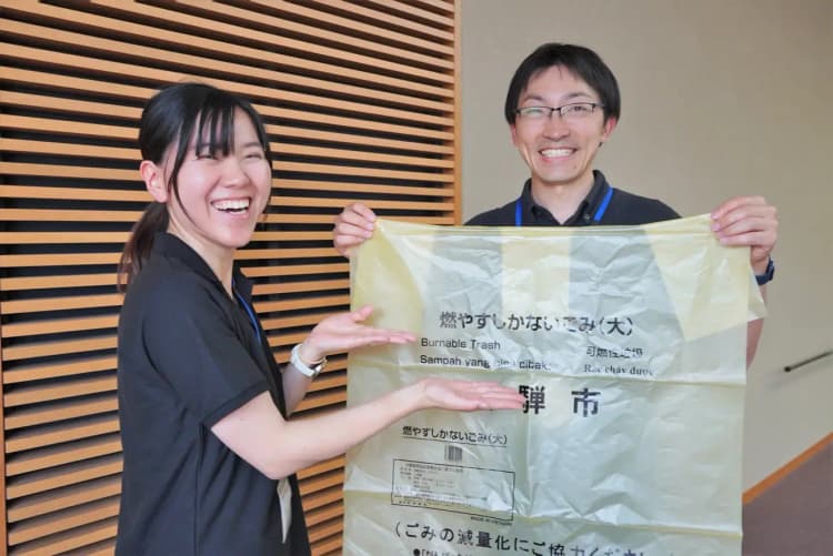 岐阜県飛騨市、「可燃ごみ袋」を「燃やすしかないごみ」に名称変更
