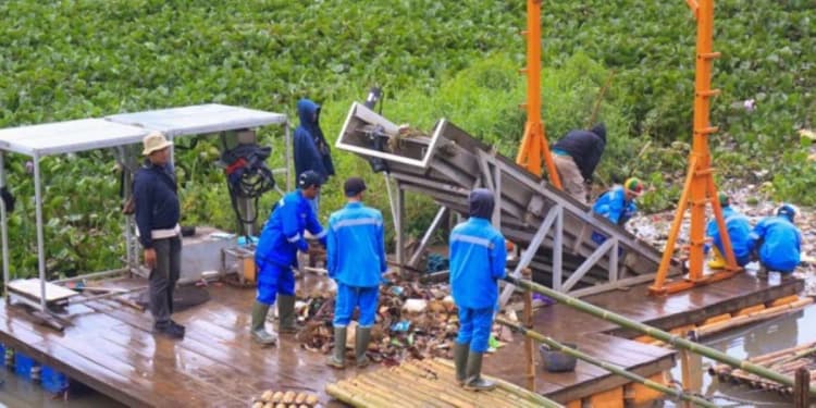 河川プラスチックを「資源」に変える 海洋流出前の循環と欧州規制
