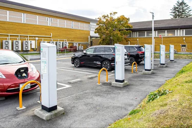 都のEV充電器100%補助金、REXEVが申請代行 「動く蓄電池」化推進